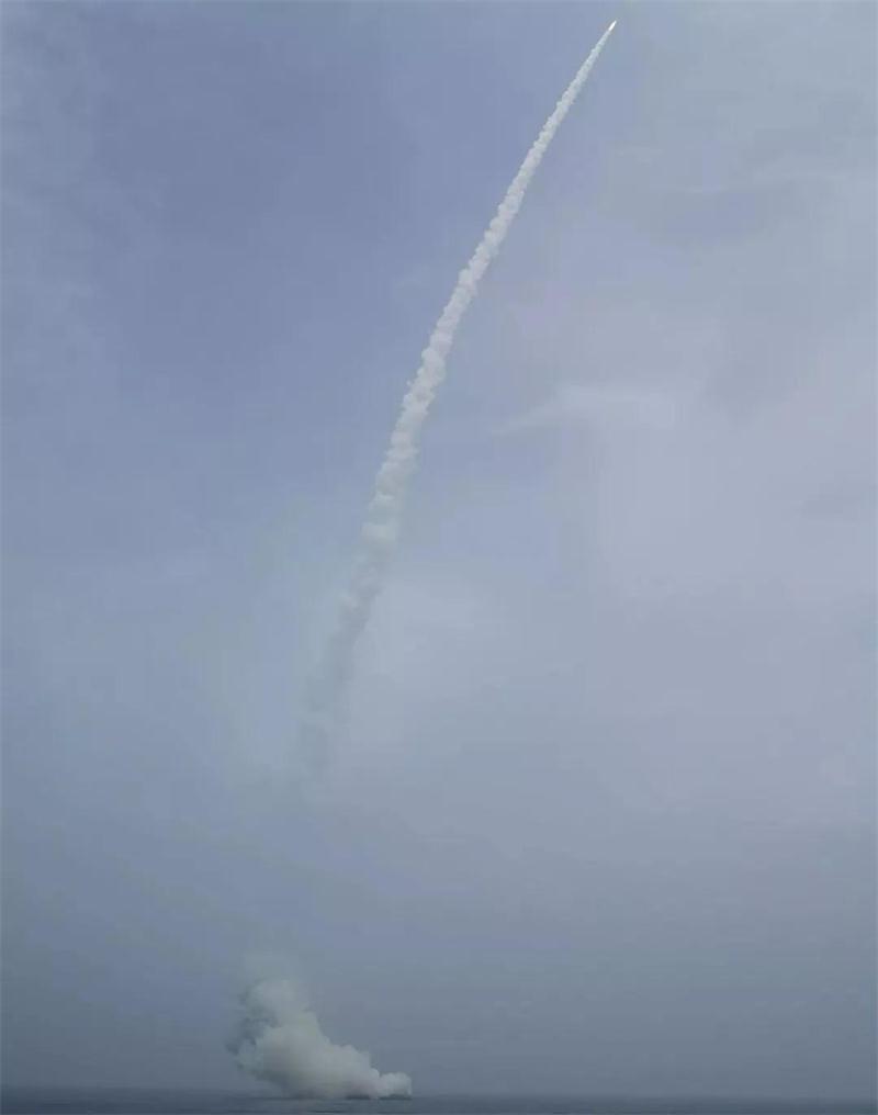 我國(guó)運載火箭首次海上發射圓滿成功!中(zhōng)國(guó)航天發展史了解一下~