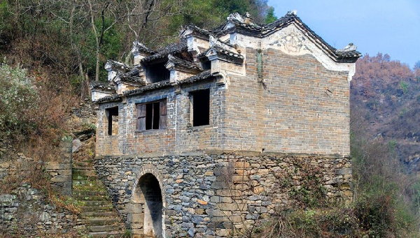 扶貧路上戰友情,深山(shān)老兵頌黨恩 - -湖(hú)北省十堰市鄖陽區(qū)人防辦(bàn)扶貧工(gōng)作(zuò)記事